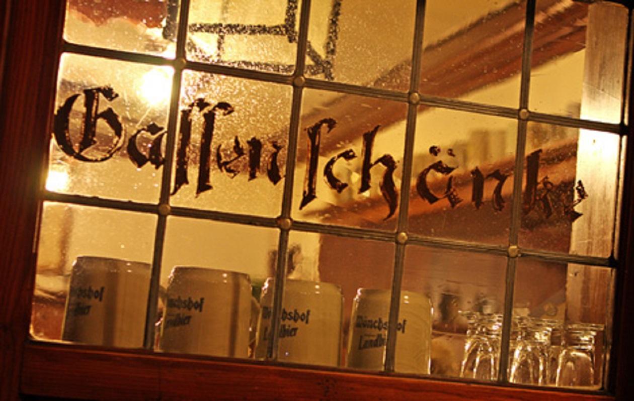 Traditionsgasthof Gruener Baum Bad Staffelstein Exteriör bild