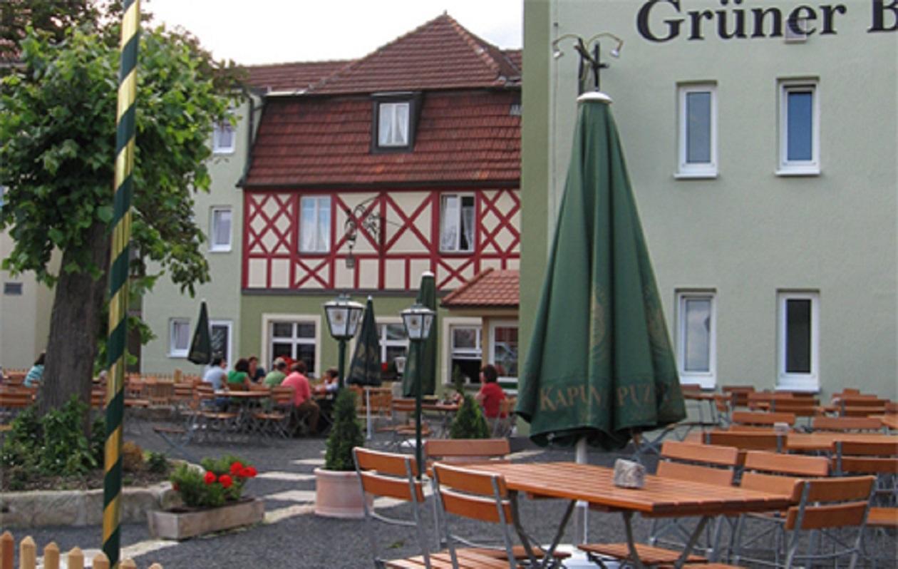 Traditionsgasthof Gruener Baum Bad Staffelstein Exteriör bild